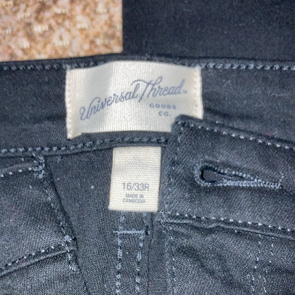 Universal Thread - Picture 5 of 11